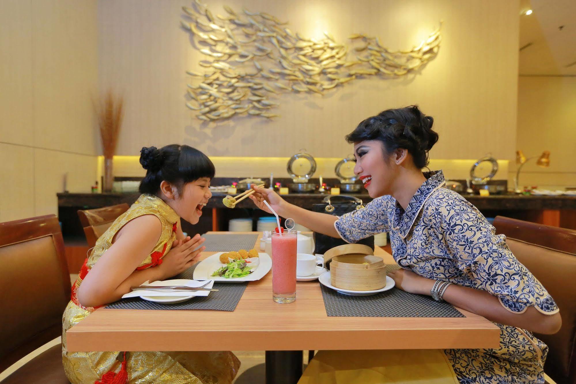 Park Hotel Cawang Yakarta Exterior foto