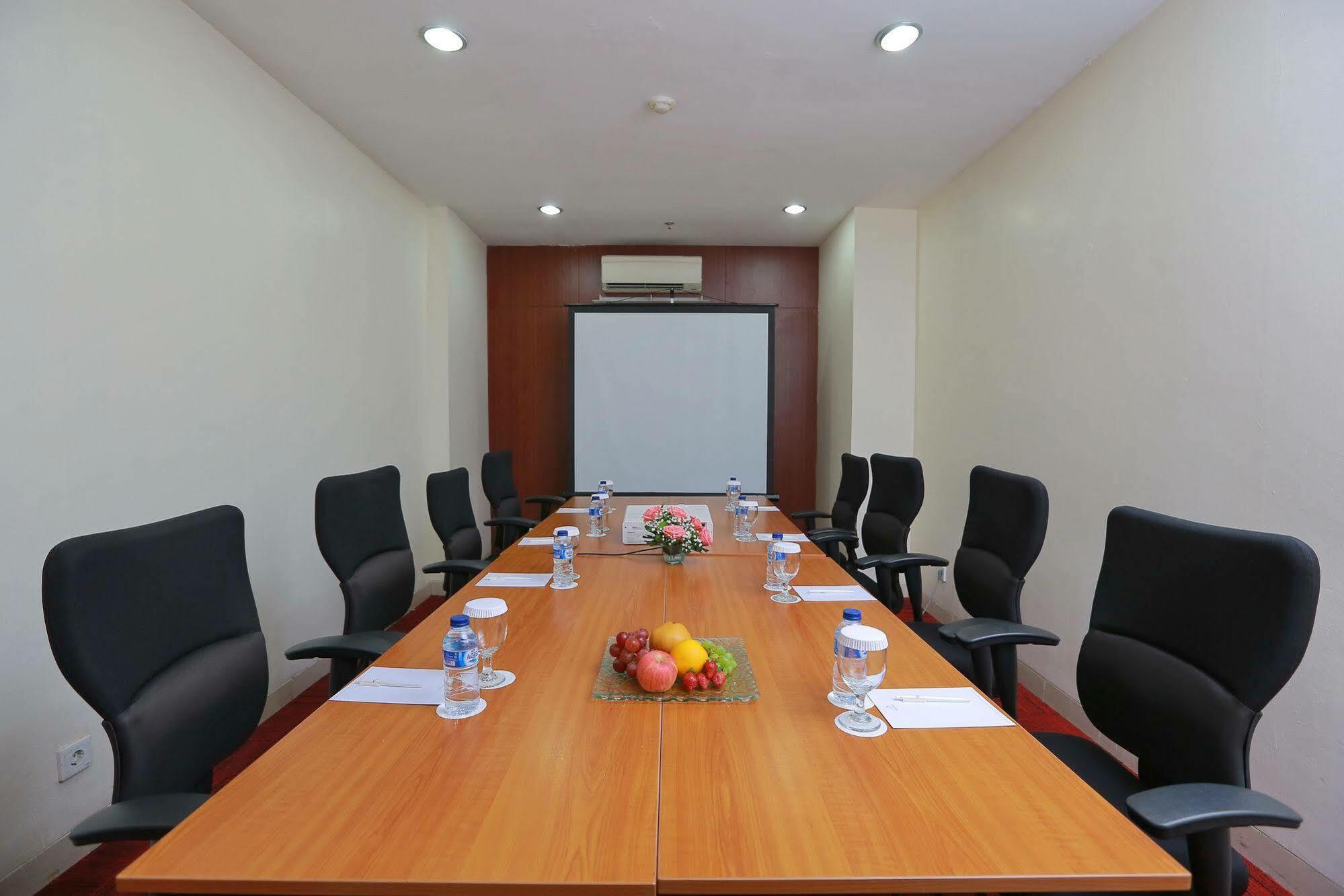 Park Hotel Cawang Yakarta Exterior foto